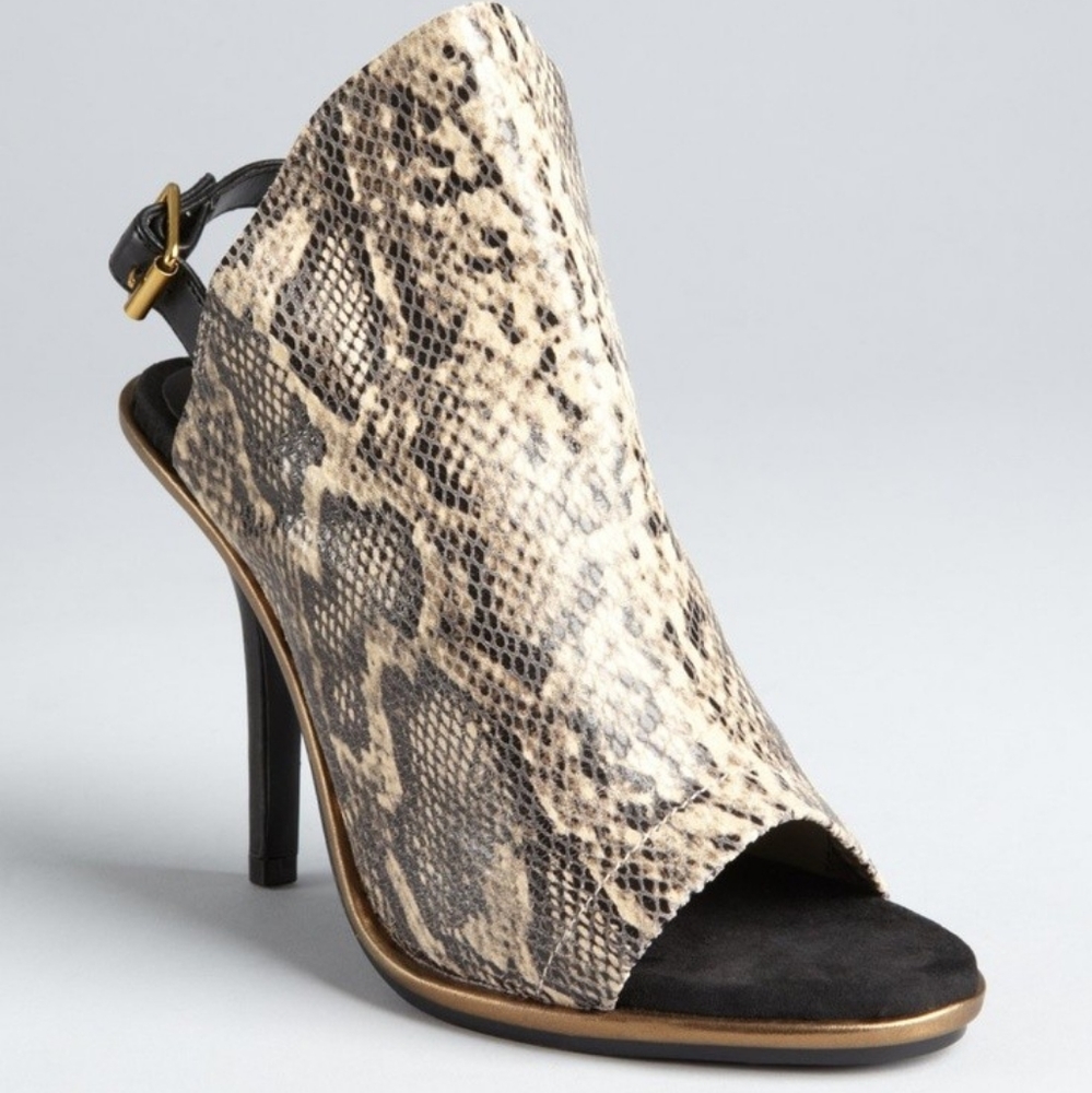 Kelsi Dagger Cameo Natural Black Leather